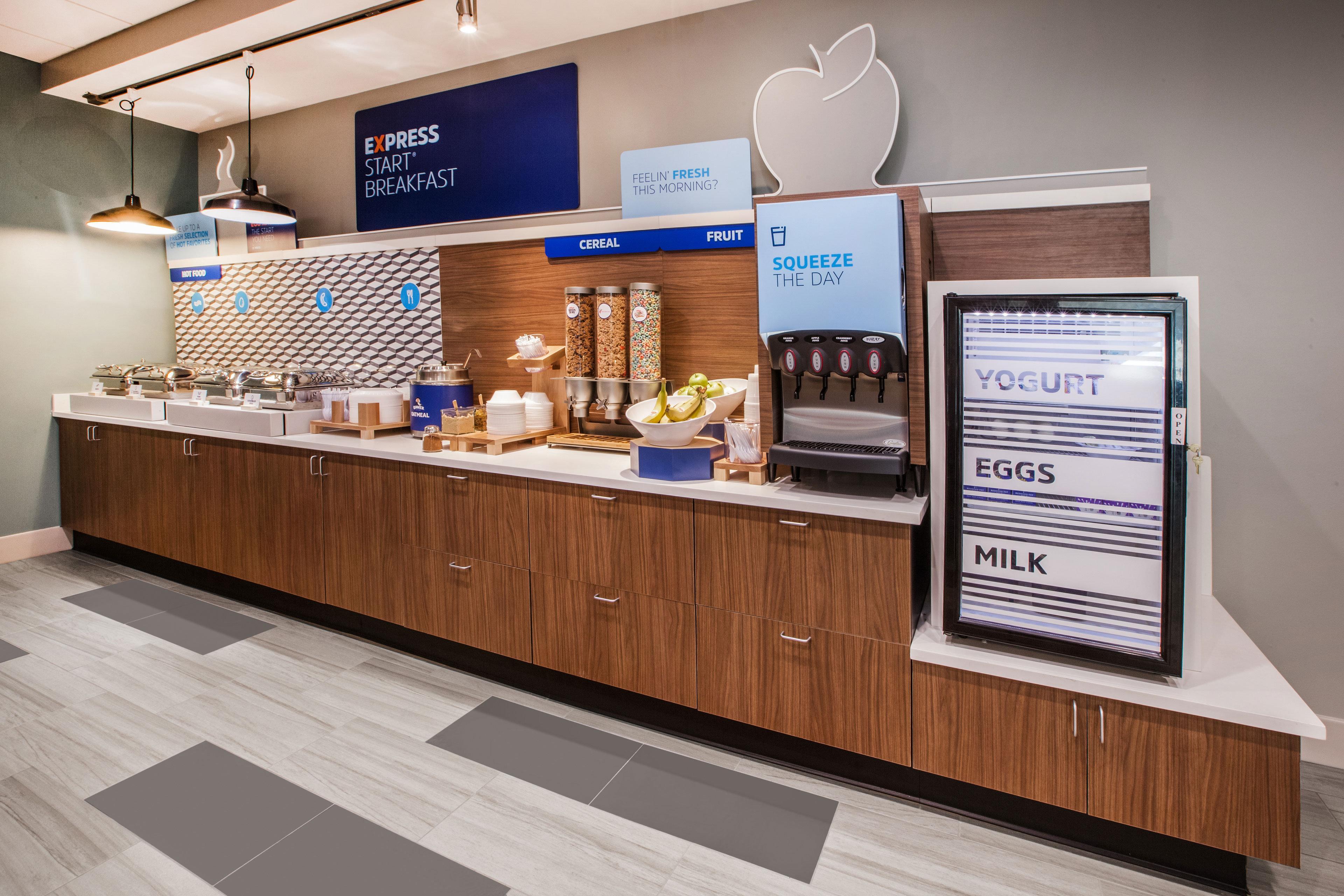 Holiday Inn Express Boston-Milford By Ihg Екстер'єр фото