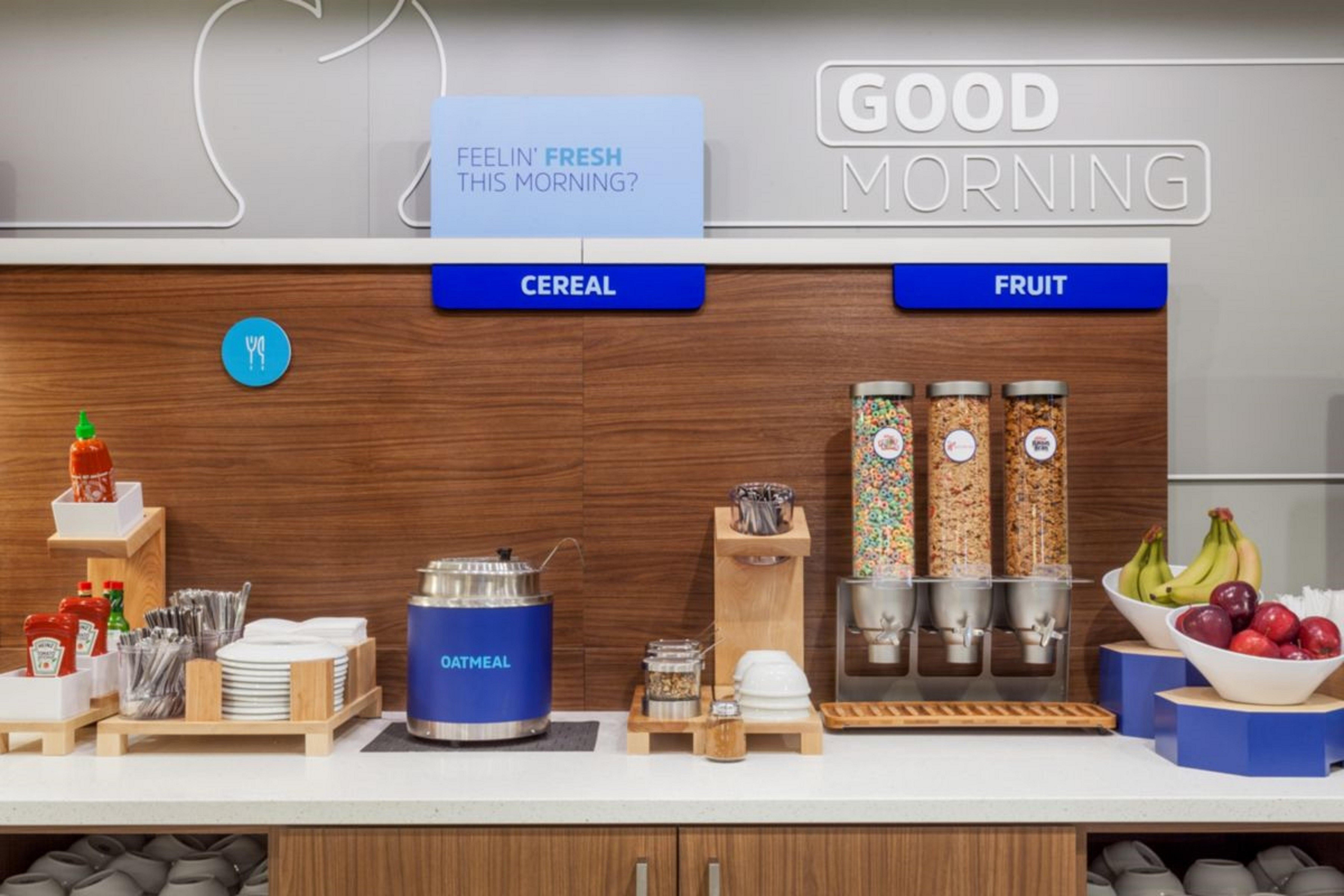 Holiday Inn Express Boston-Milford By Ihg Екстер'єр фото