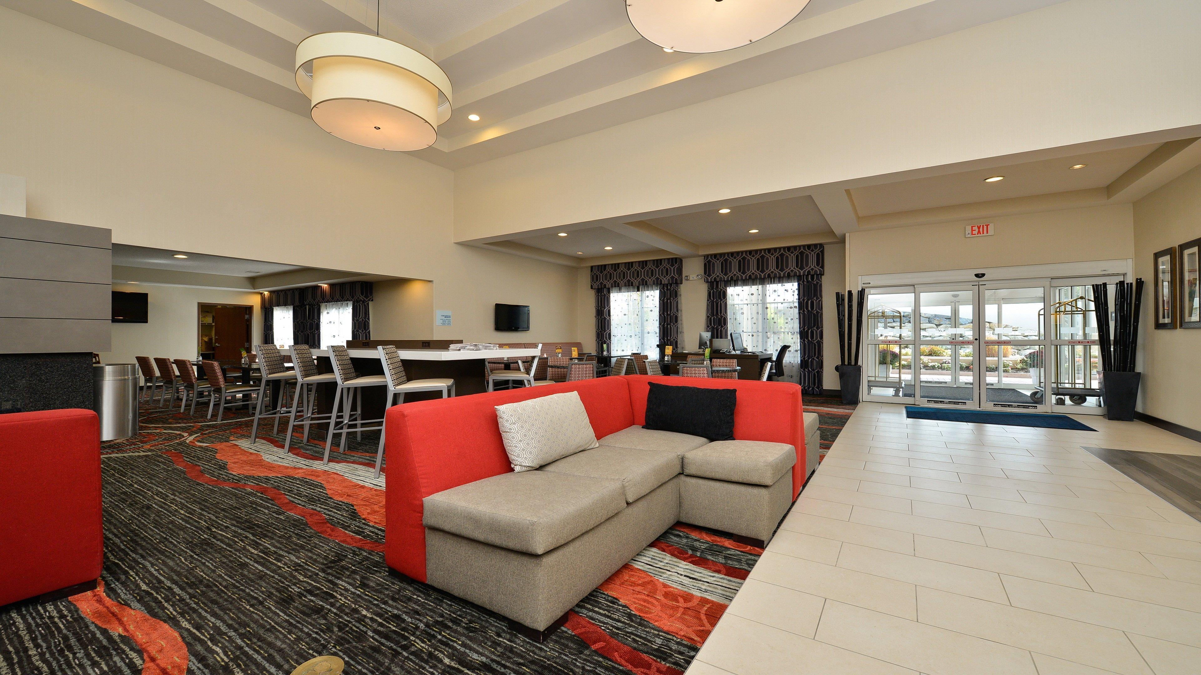 Holiday Inn Express Boston-Milford By Ihg Екстер'єр фото