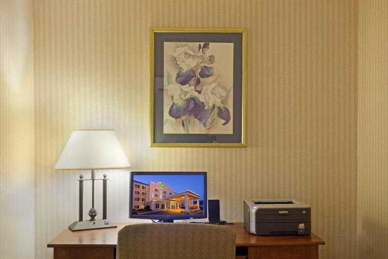 Holiday Inn Express Boston-Milford By Ihg Зручності фото